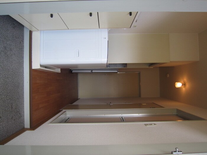 物件内観写真7　(玄関)