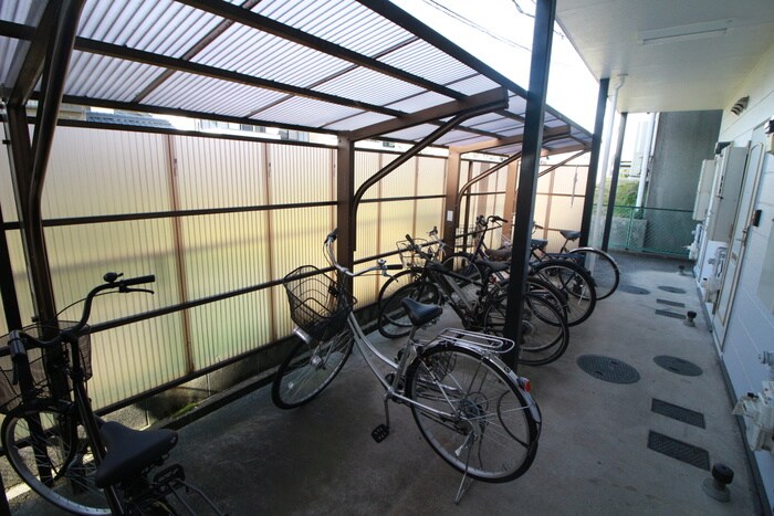 物件外観写真5　(駐輪場)