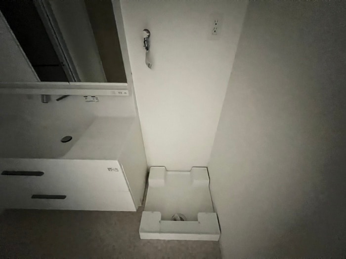 物件内観写真14　(洗濯機置場)