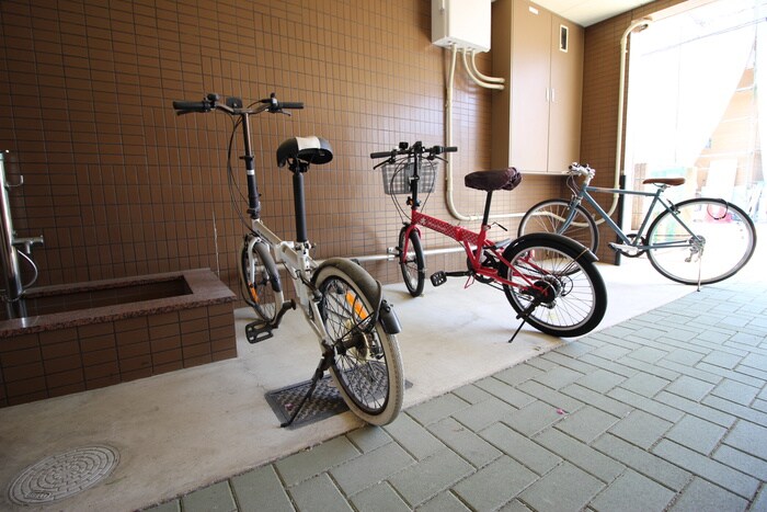 物件外観写真2　(駐輪場)