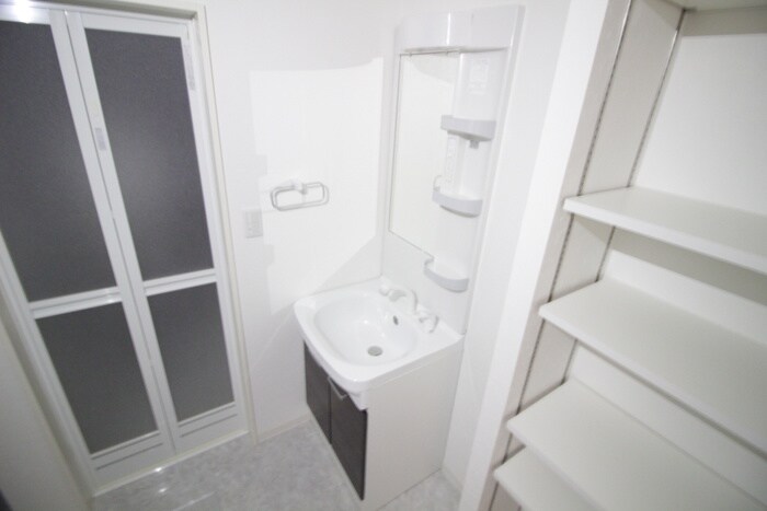 物件内観写真10　(洗面)