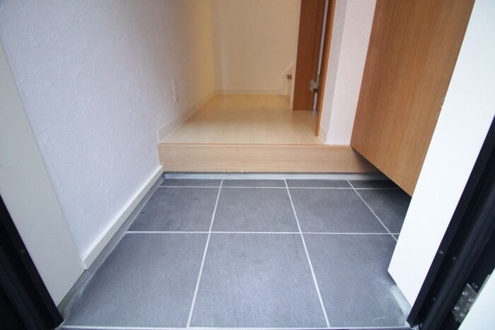 物件内観写真14　(玄関)