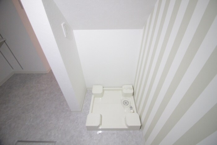 物件内観写真18　(洗濯機置場)