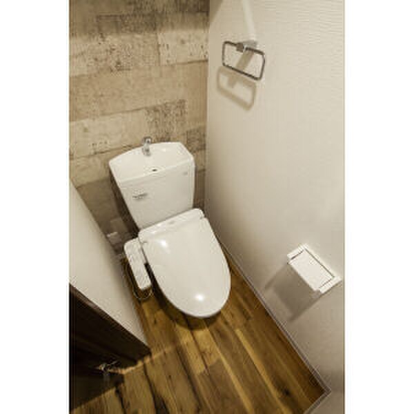 物件内観写真8　(トイレ)