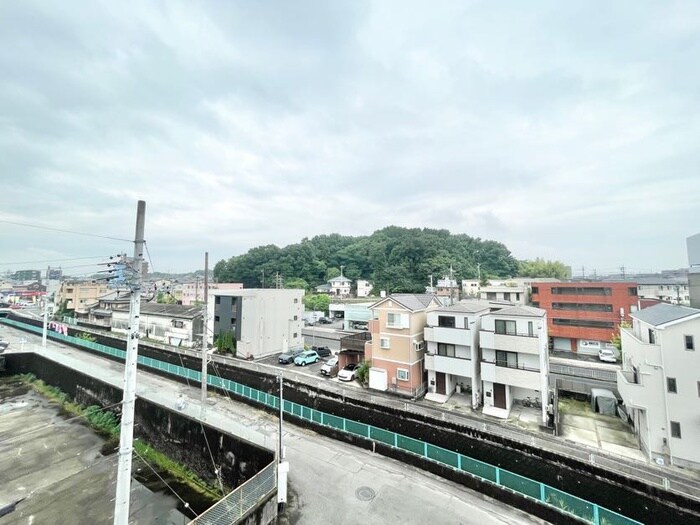 物件内観写真22　(室内からの展望)