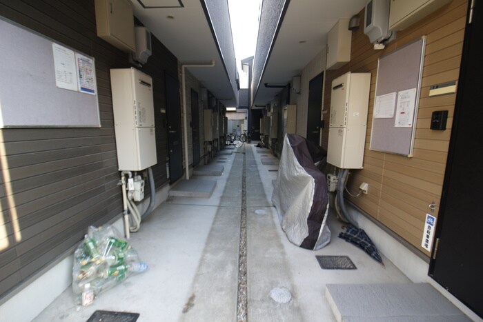 物件外観写真4　(エントランス部分)