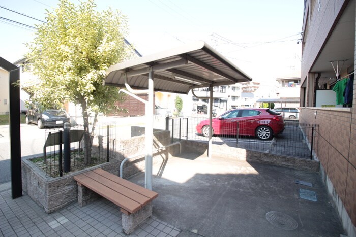 物件外観写真4　(駐輪場)