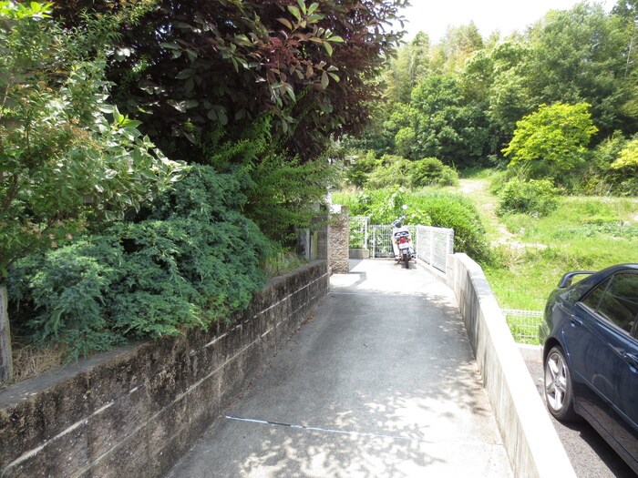 物件外観写真6　(エントランス部分)