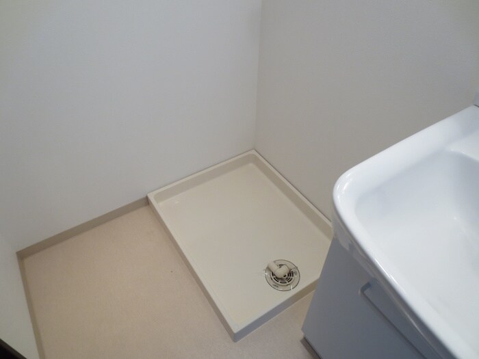 物件内観写真11　(洗濯機置場)