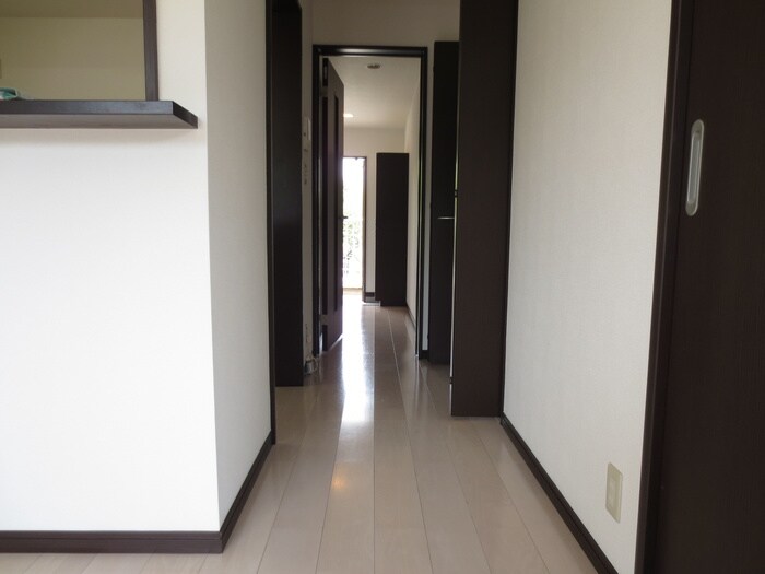 物件内観写真22　(廊下)