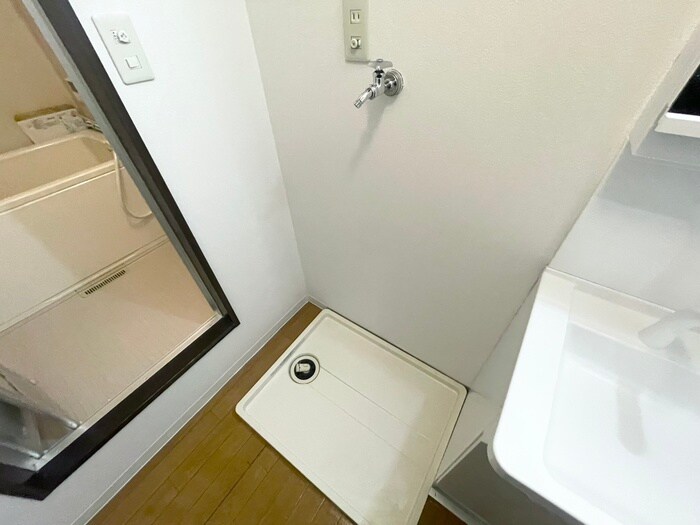 物件内観写真15　(洗濯機置場)