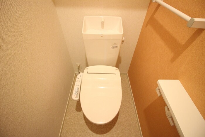 物件内観写真9　(トイレ)