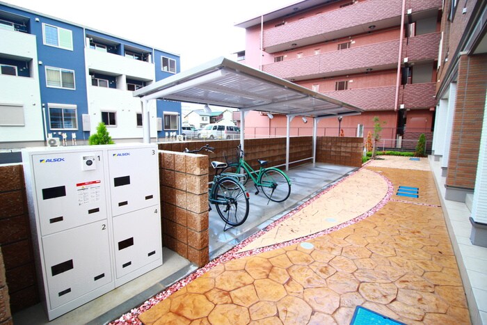 物件外観写真5　(駐輪場)