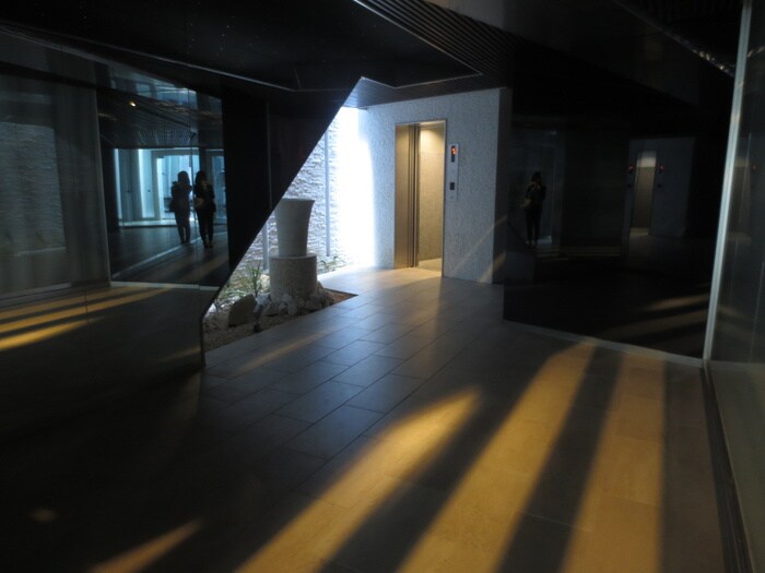 物件外観写真4　(エントランス部分)