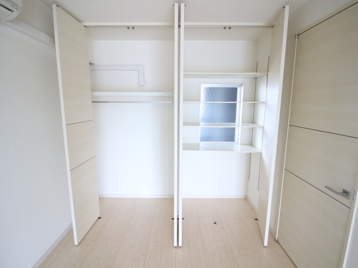 物件内観写真16　(収納)
