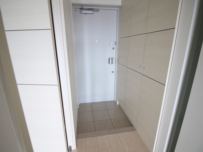 物件内観写真17　(玄関)