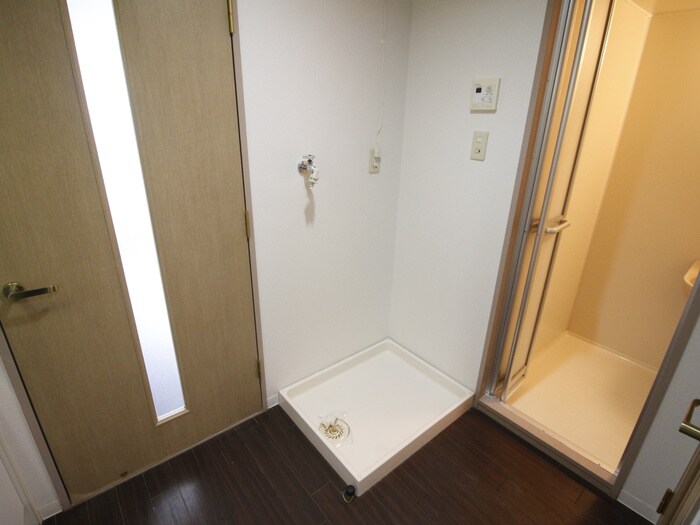 物件内観写真20　(洗濯機置場)