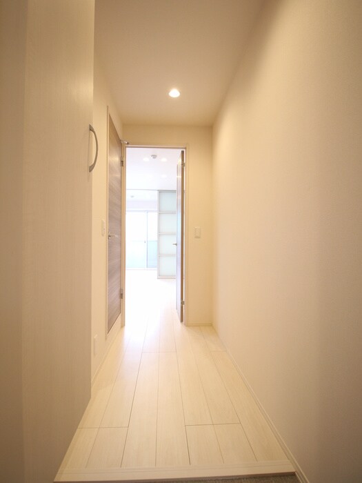 物件内観写真7　(玄関)