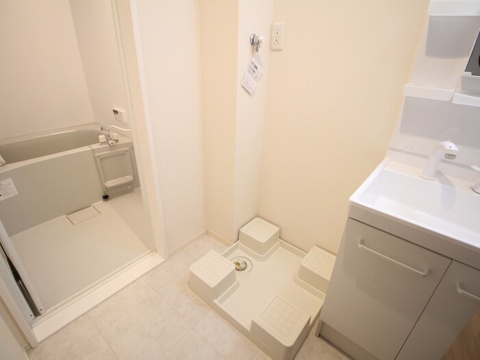 物件内観写真13　(洗濯機置場)