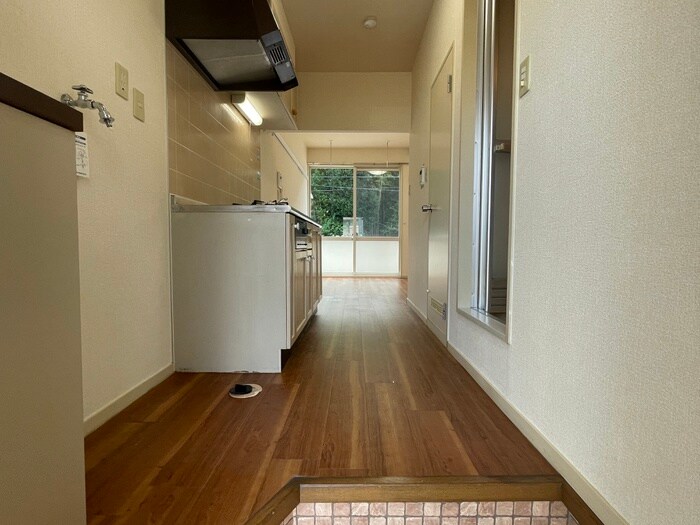 物件内観写真18　(廊下)