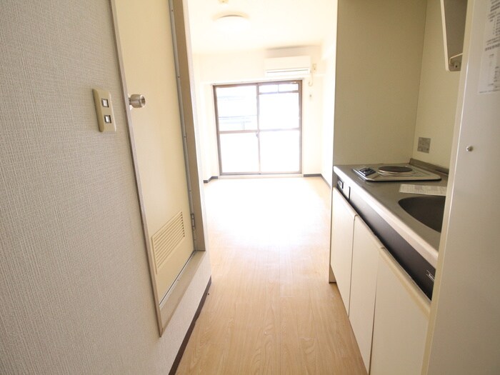 物件内観写真9　(廊下)