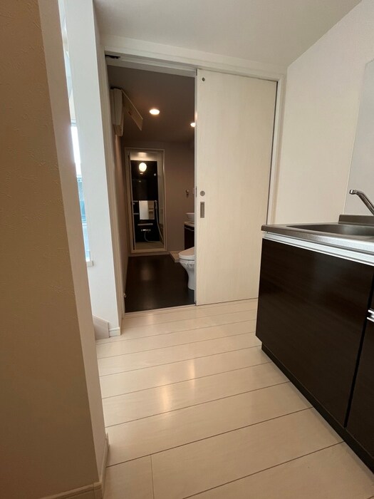 物件内観写真13　(廊下)