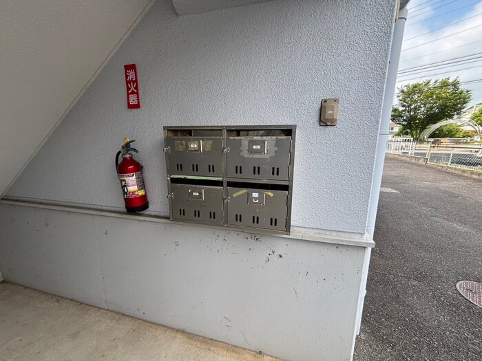 物件外観写真5　(エントランス部分)