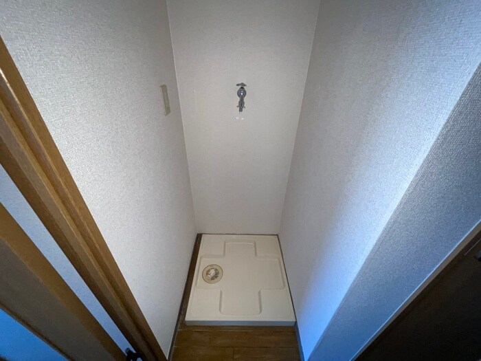 物件内観写真14　(洗濯機置場)