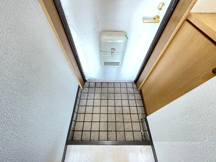 物件内観写真15　(玄関)