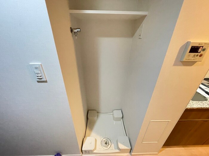 物件内観写真17　(洗濯機置場)