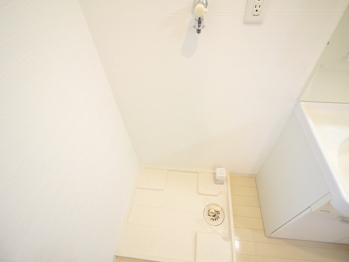 物件内観写真15　(洗濯機置場)