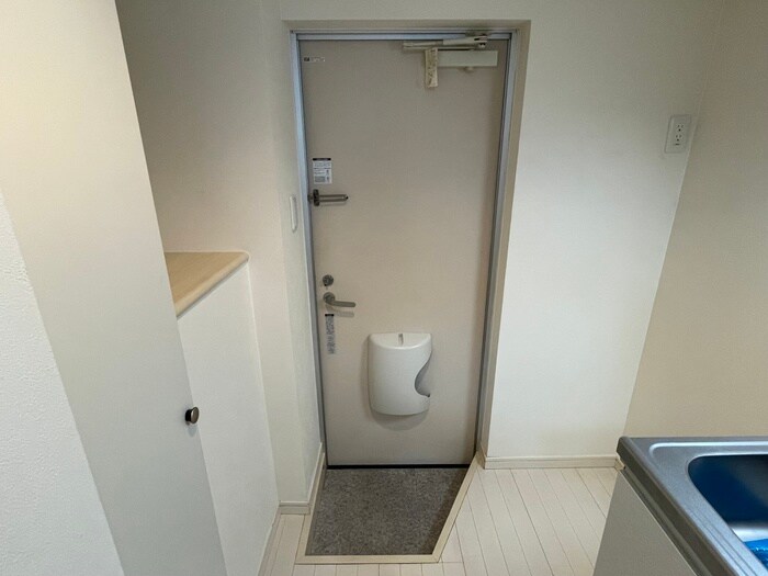 物件内観写真15　(玄関)