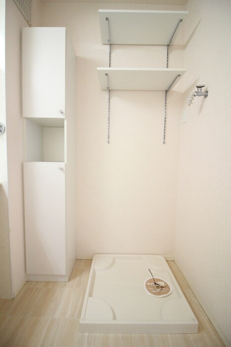 物件内観写真15　(洗濯機置場)