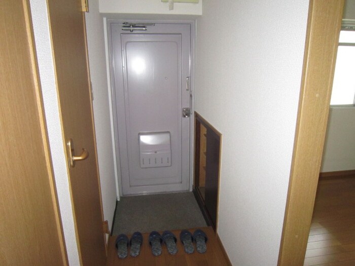 物件内観写真15　(玄関)