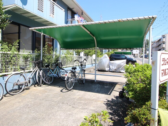 物件外観写真3　(駐輪場)