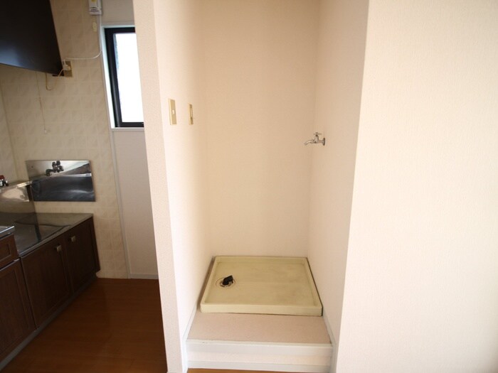 物件内観写真13　(洗濯機置場)