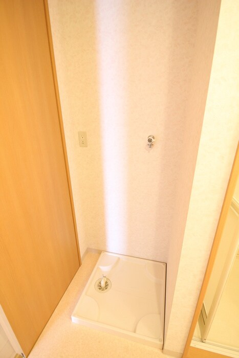 物件内観写真13　(洗濯機置場)