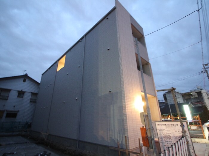 物件外観写真2　(外観写真)