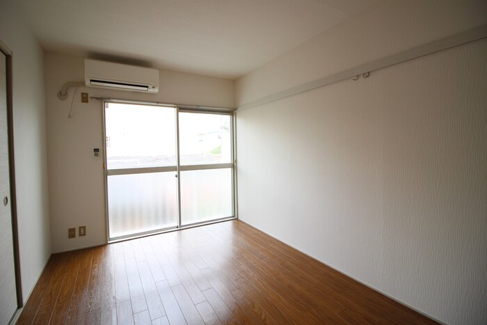 物件内観写真9　(居室)