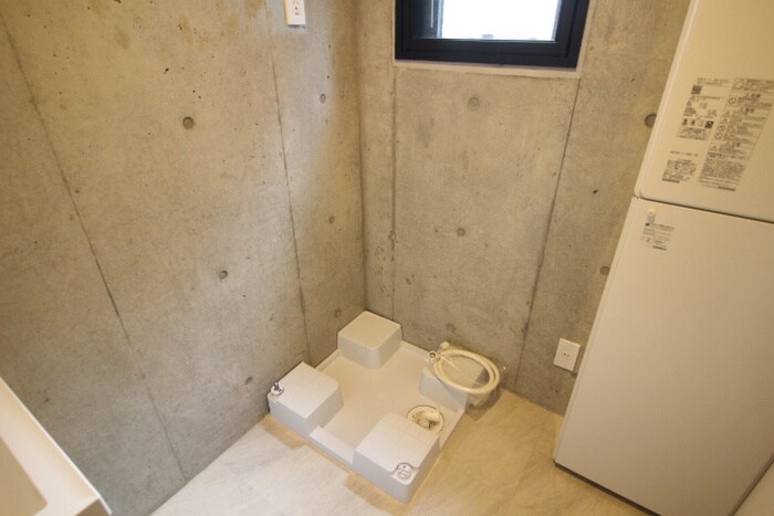 物件内観写真12　(洗濯機置場)