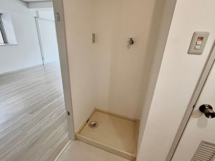 物件内観写真15　(洗濯機置場)