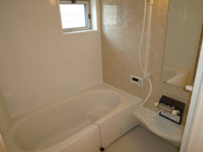 物件内観写真2　(バス／シャワールーム等)