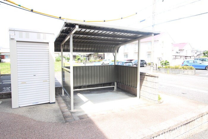 物件外観写真5　(駐輪場)