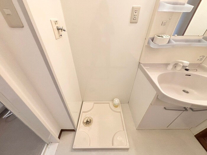 物件内観写真13　(洗濯機置場)