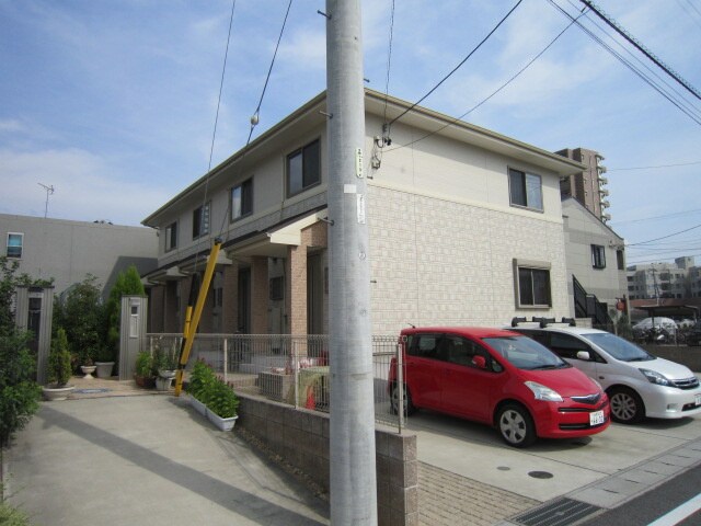 物件外観写真2　(駐車場)