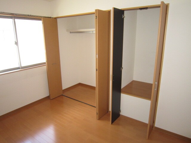 物件内観写真11　(収納)