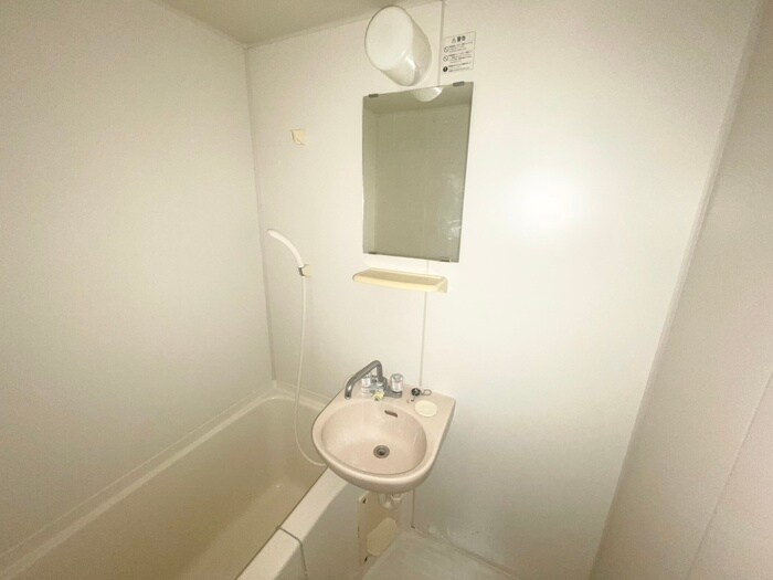 物件内観写真13　(洗面)