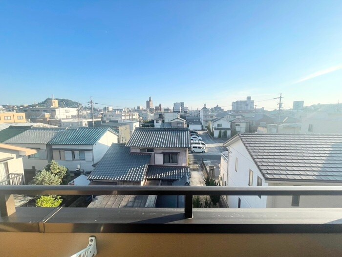 物件内観写真18　(室内からの展望)