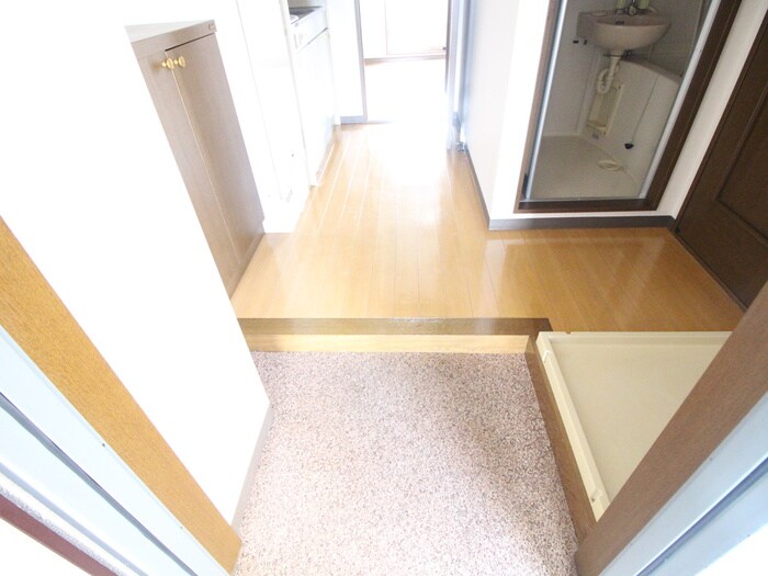 物件内観写真22　(玄関)