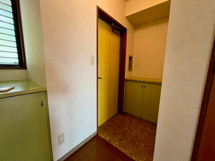 物件内観写真19　(玄関)
